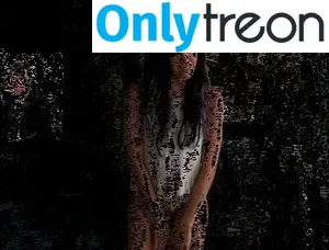 Aubrey Plaza / plazadeaubrey nude photo #0024