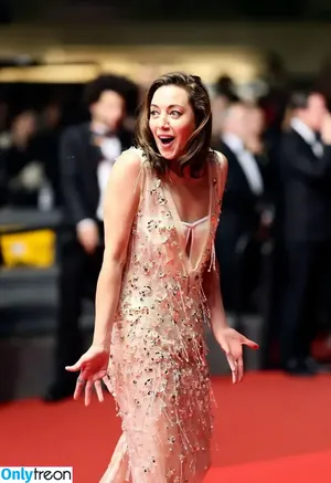 Aubrey Plaza / plazadeaubrey nude photo #0039