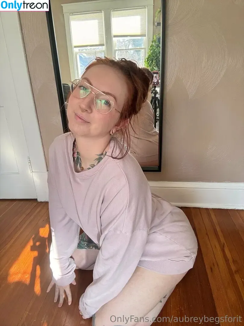 aubreybegsforit nude photo #0082 (aubrey47932)
