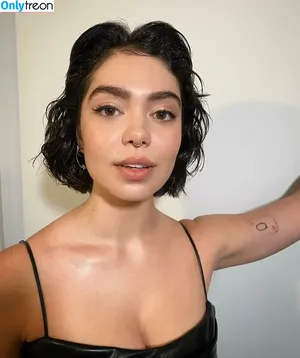 Aulii Cravalho / AuliiCravalho / Auli’i Cravalho nude photo #0224
