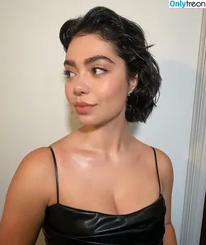 Aulii Cravalho / AuliiCravalho / Auli’i Cravalho nude photo #0229