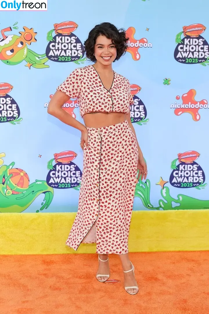 Aulii Cravalho nude photo #0210 (Auli’i Cravalho / auliicravalho)