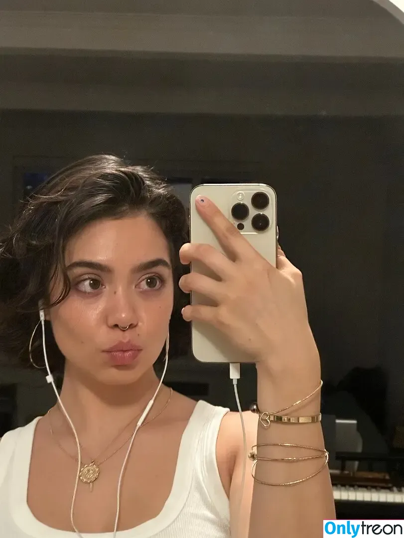 Aulii Cravalho nude photo #0250 (AuliiCravalho / Auli’i Cravalho)