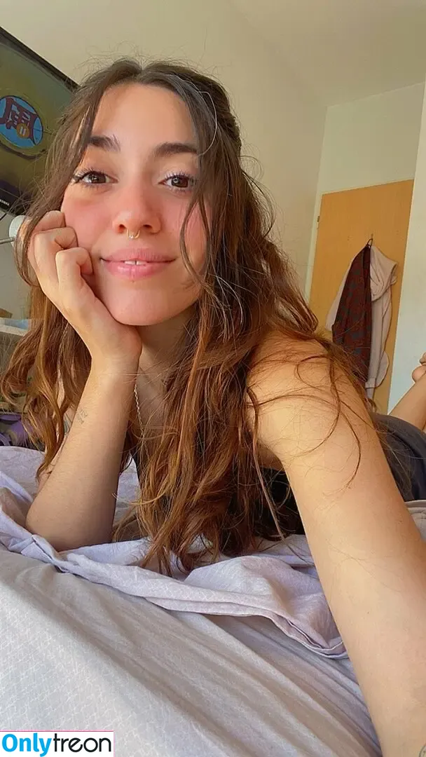 aura_vip nude photo #0013 (auritavip)