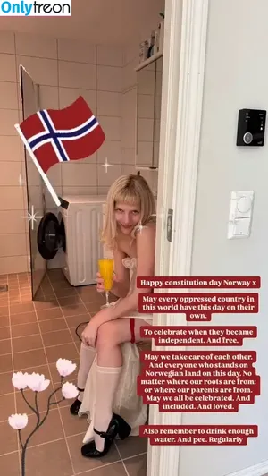 Aurora Aksnes / auroramusic / singer nude photo #0466