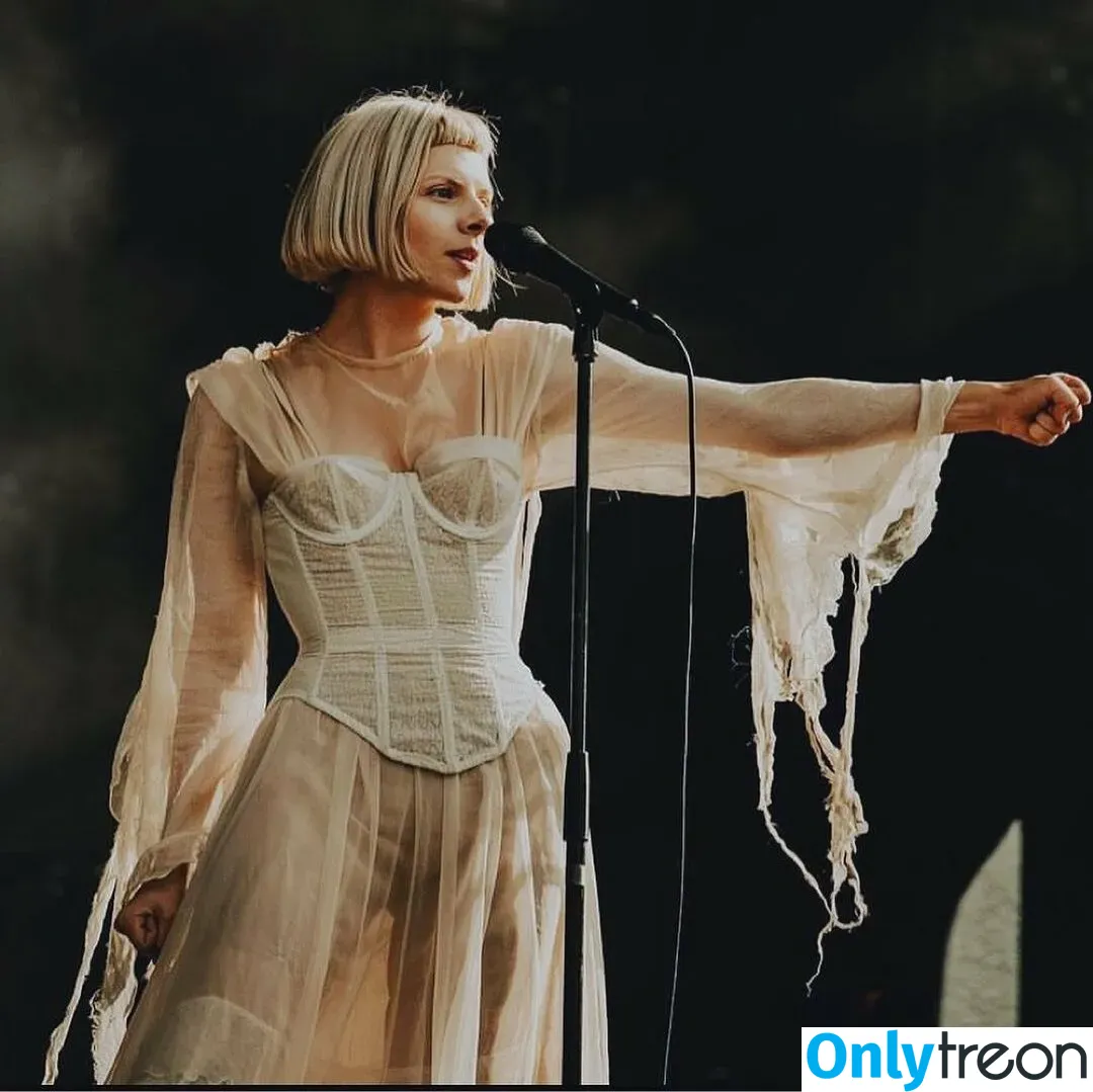 Aurora Aksnes nude photo #0021 (auroramusic / singer)