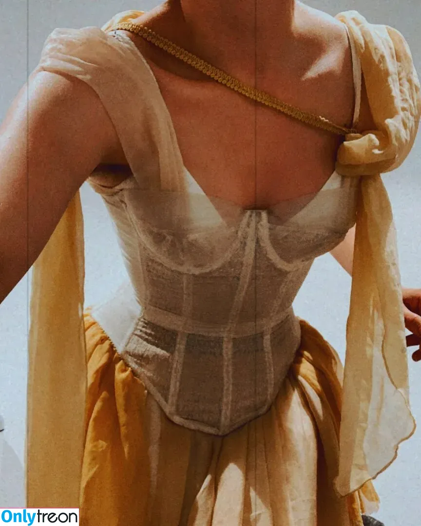 Aurora Aksnes nude photo #0024 (auroramusic / singer)