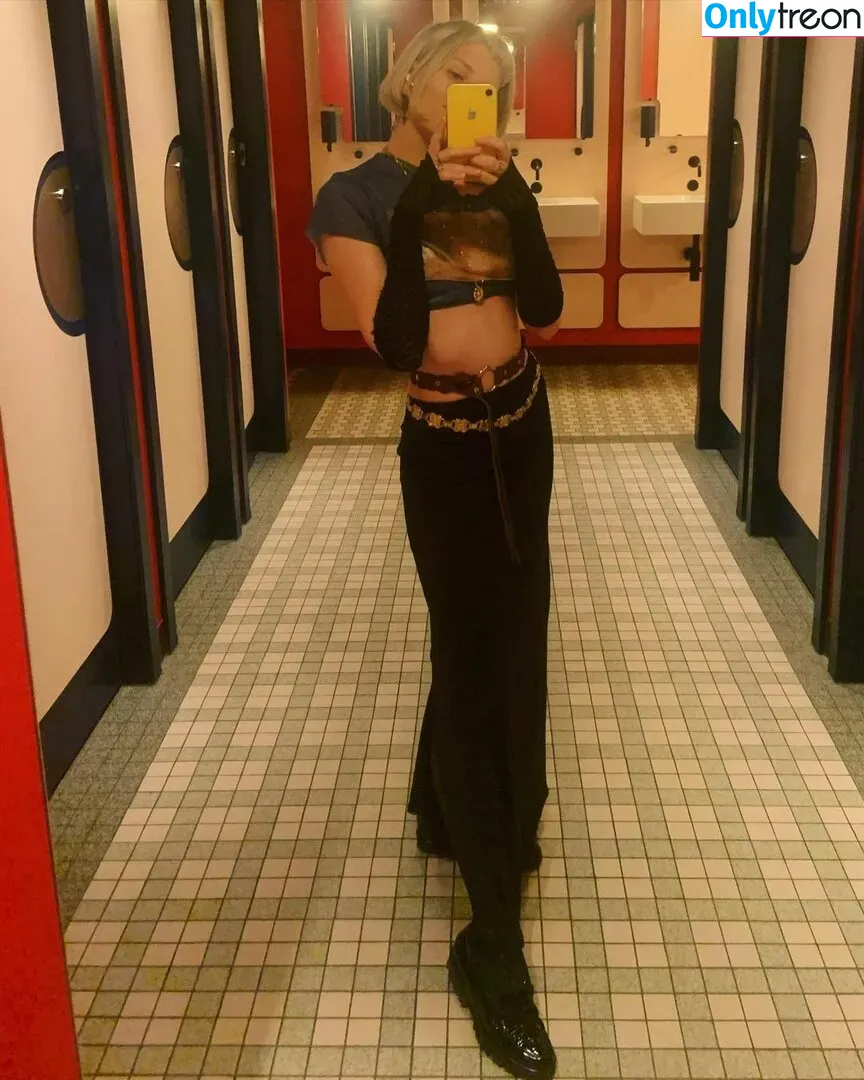 Aurora Aksnes nude photo #0051 (auroramusic / singer)