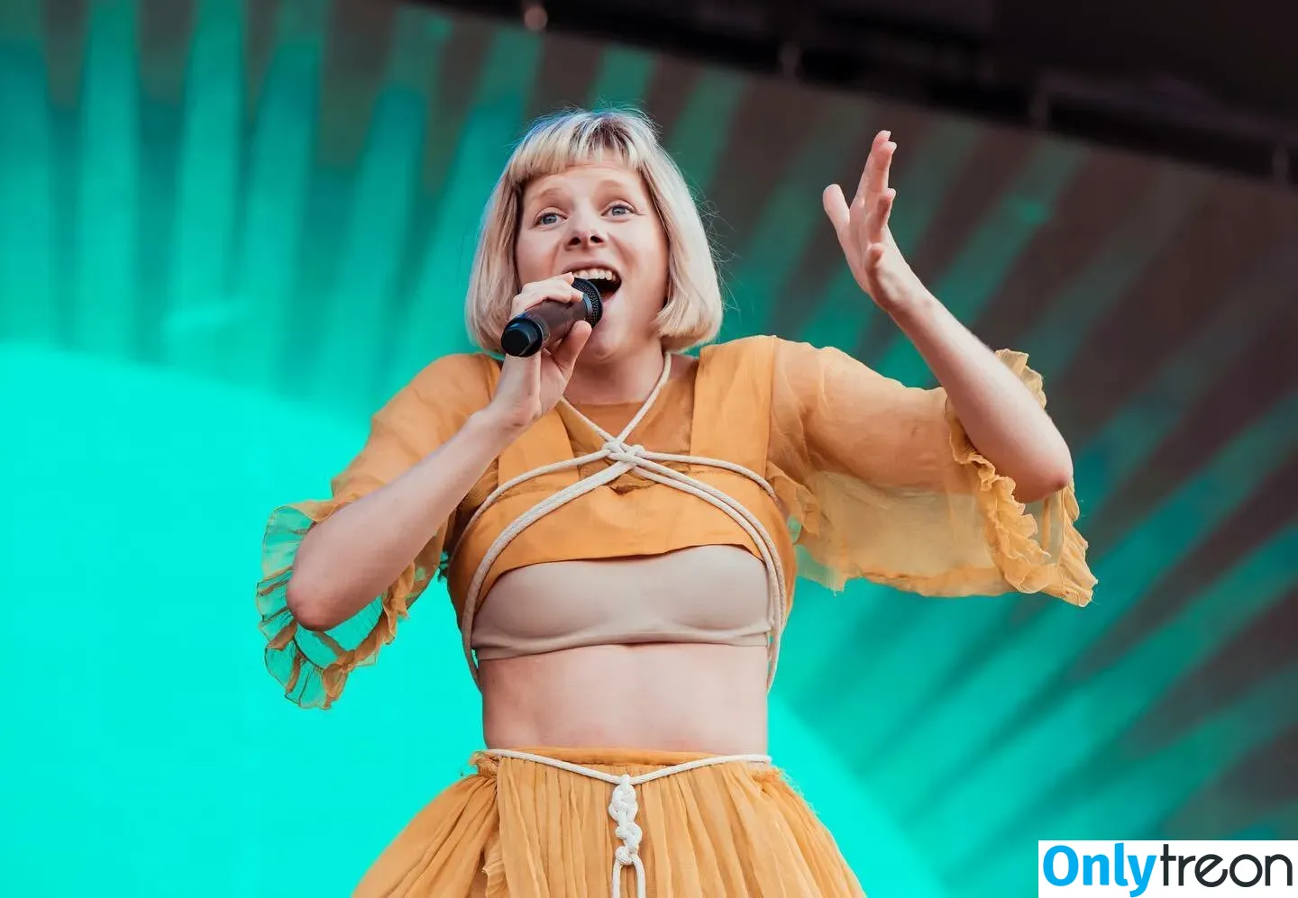 Aurora Aksnes nude photo #0063 (auroramusic / singer)