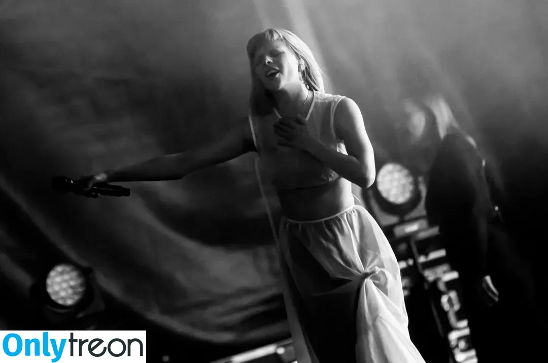 Aurora Aksnes nude photo #0104 (auroramusic / singer)
