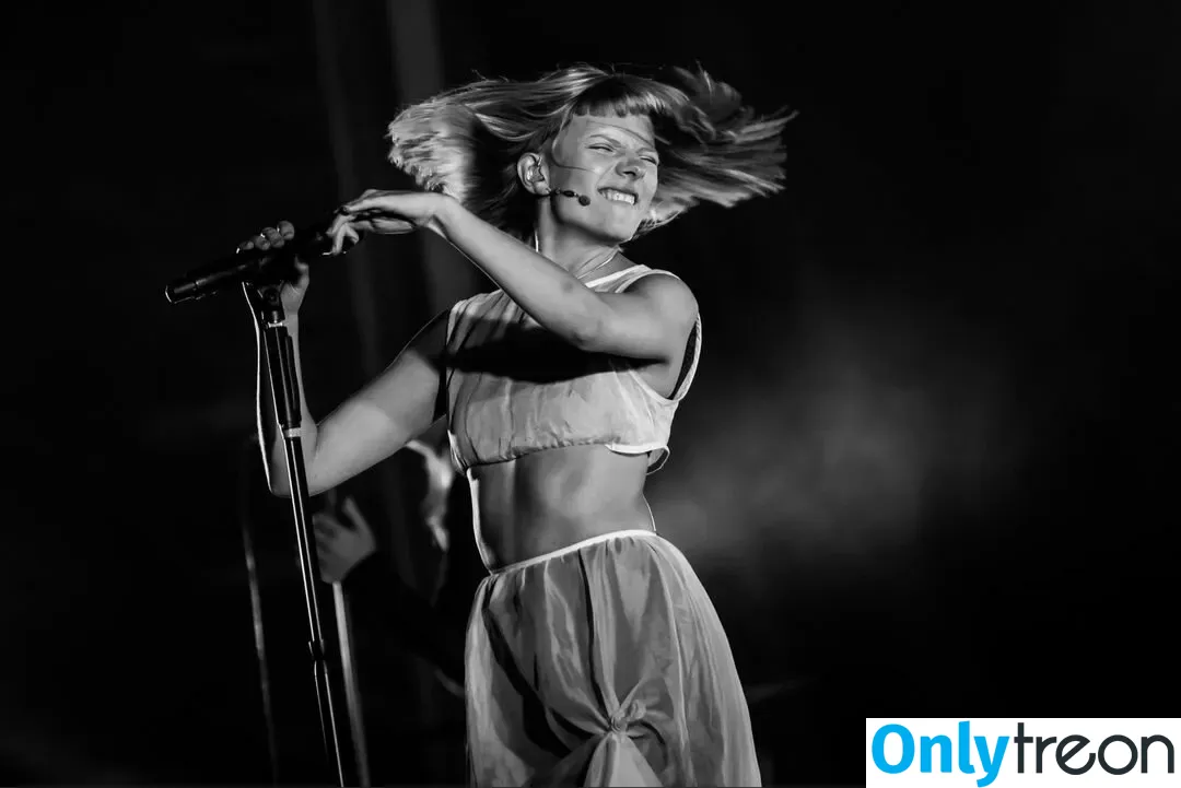 Aurora Aksnes nude photo #0108 (auroramusic / singer)