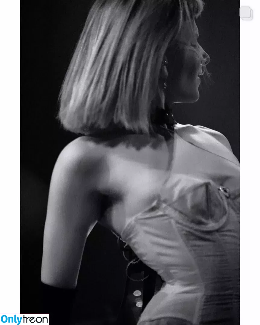 Aurora Aksnes nude photo #0140 (auroramusic / singer)
