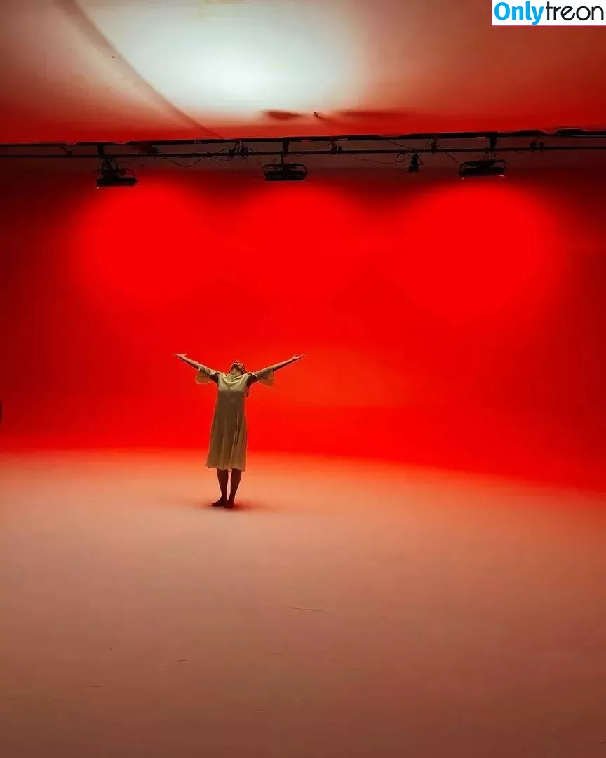 Aurora Aksnes nude photo #0150 (auroramusic / singer)