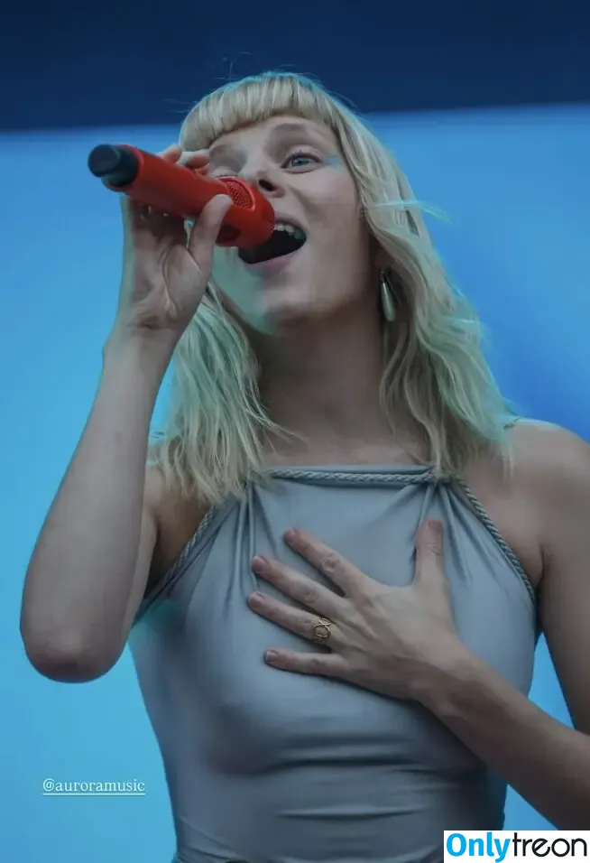 Aurora Aksnes nude photo #0461 (auroramusic / singer)