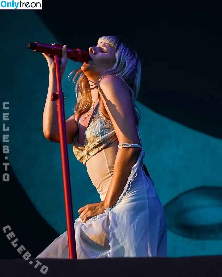 Aurora Aksnes nude photo #0483 (auroramusic / singer)