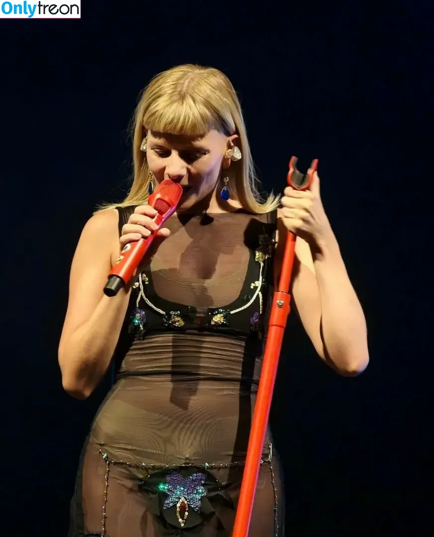 Aurora Aksnes nude photo #0497 (auroramusic / singer)