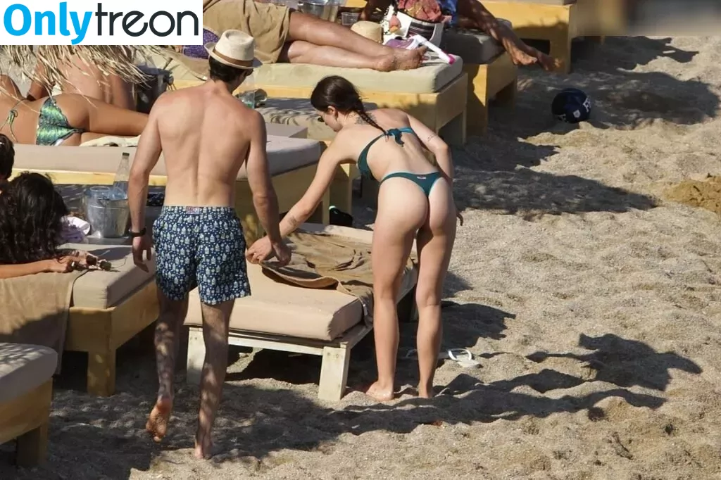 Aurora Ramazzotti nude photo #0008 (Michelle Hunziker's daughter / therealauroragram)