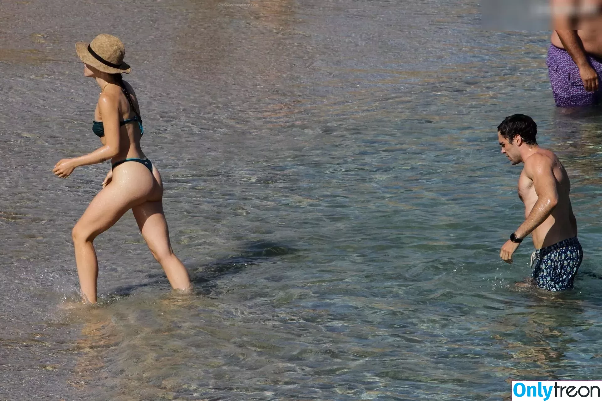 Aurora Ramazzotti nude photo #0016 (Michelle Hunziker's daughter / therealauroragram)