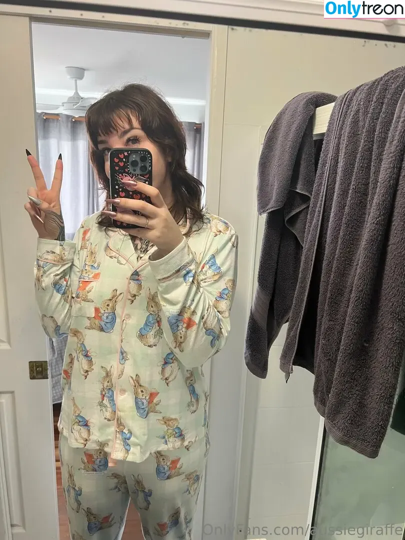 aussarah1 nude photo #0001 (aussarah1)