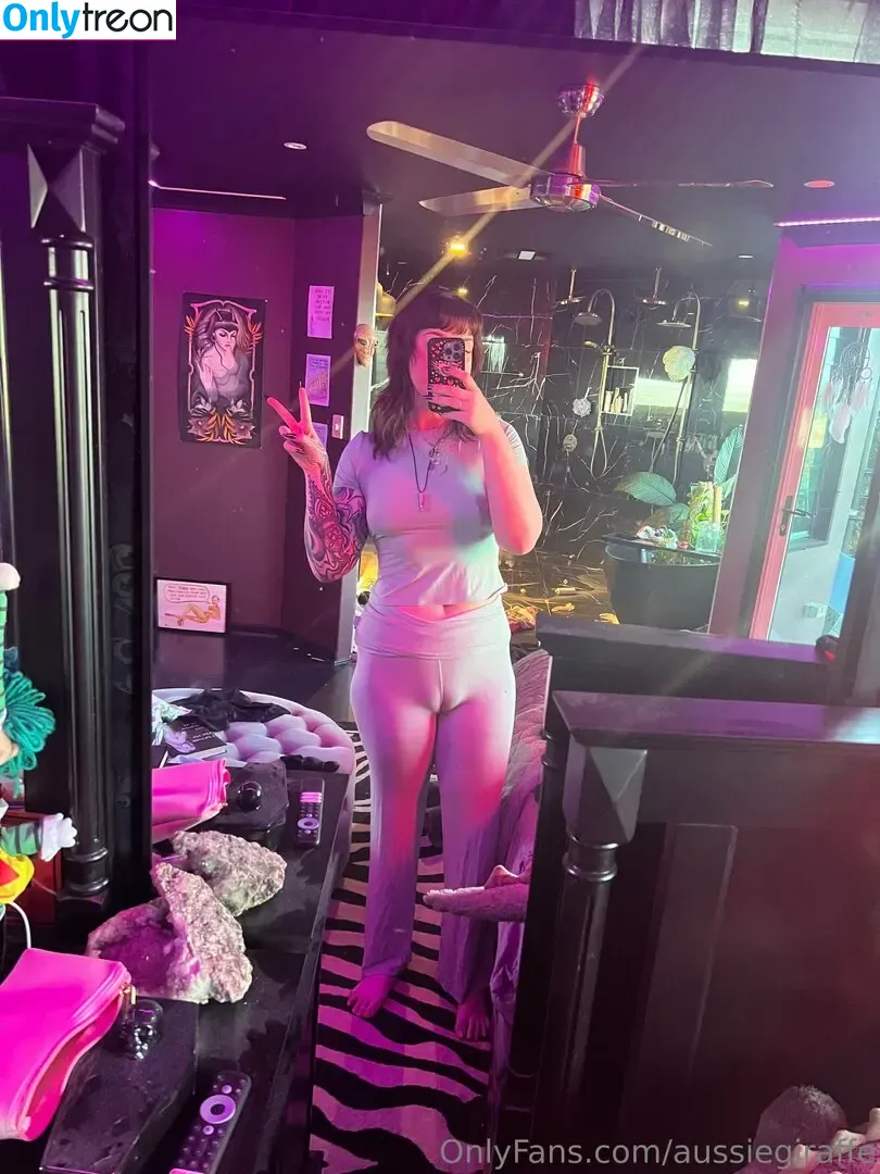 aussarah1 nude photo #0009 (aussarah1)