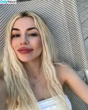 Ava Max / avamax / plharleyquinn nude photo #0585