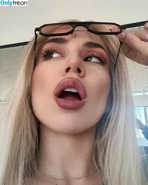 Ava Max / avamax / plharleyquinn nude photo #0718