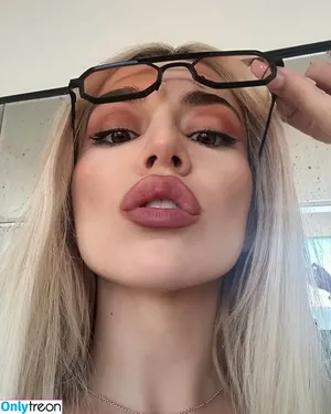 Ava Max / avamax / plharleyquinn nude photo #0719