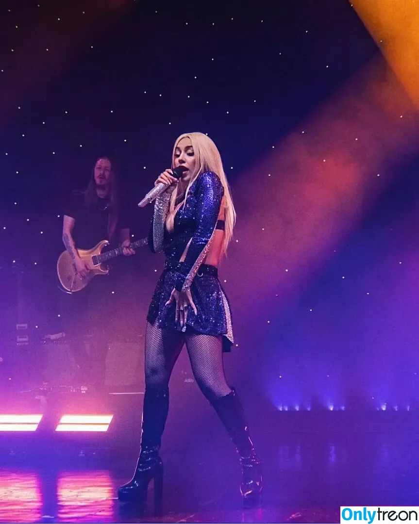 Ava Max nude photo #0456 (avamax / plharleyquinn)