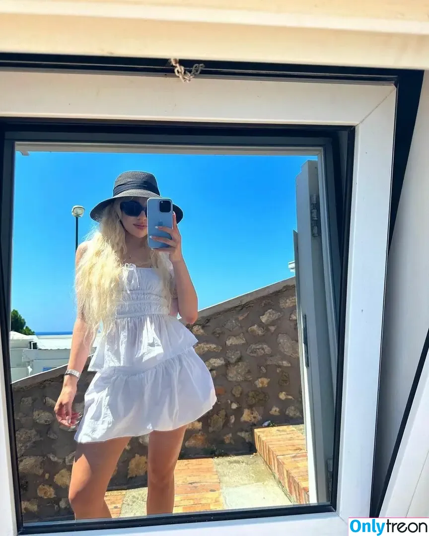 Ava Max nude photo #0583 (avamax / plharleyquinn)