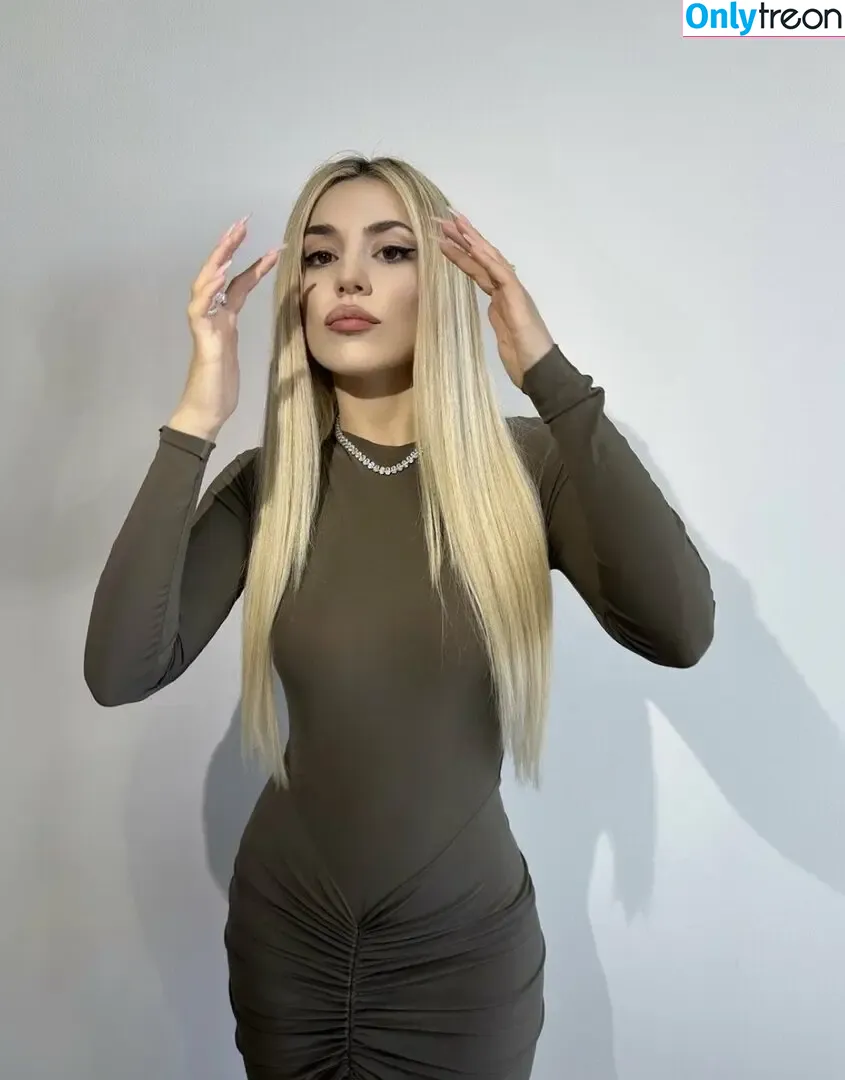 Ava Max nude photo #0684 (avamax / plharleyquinn)