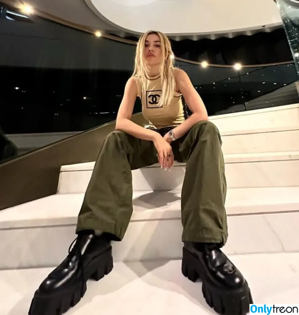 Ava Max nude photo #0705 (avamax / plharleyquinn)