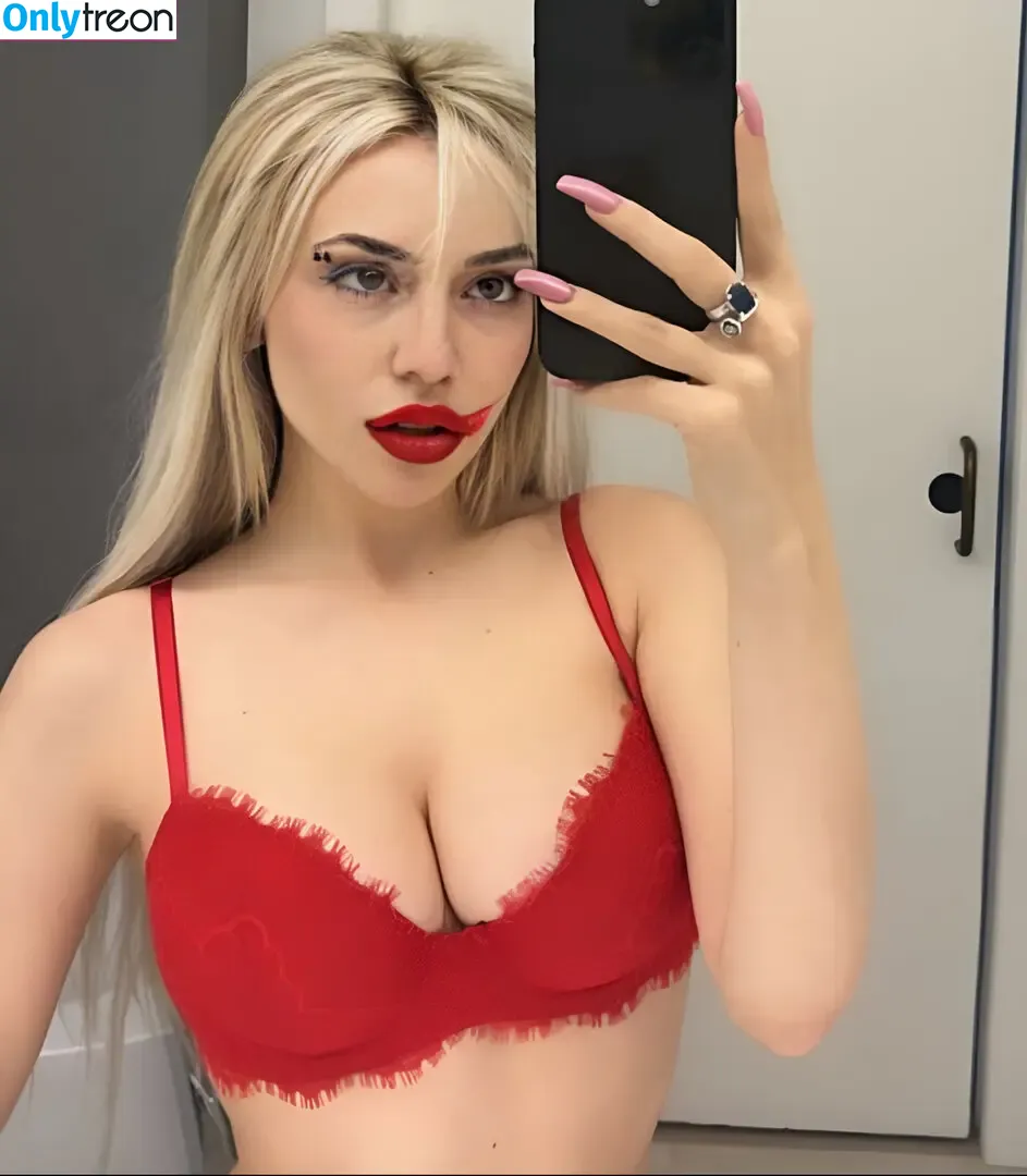 Ava Max nude photo #0868 (avamax / plharleyquinn)