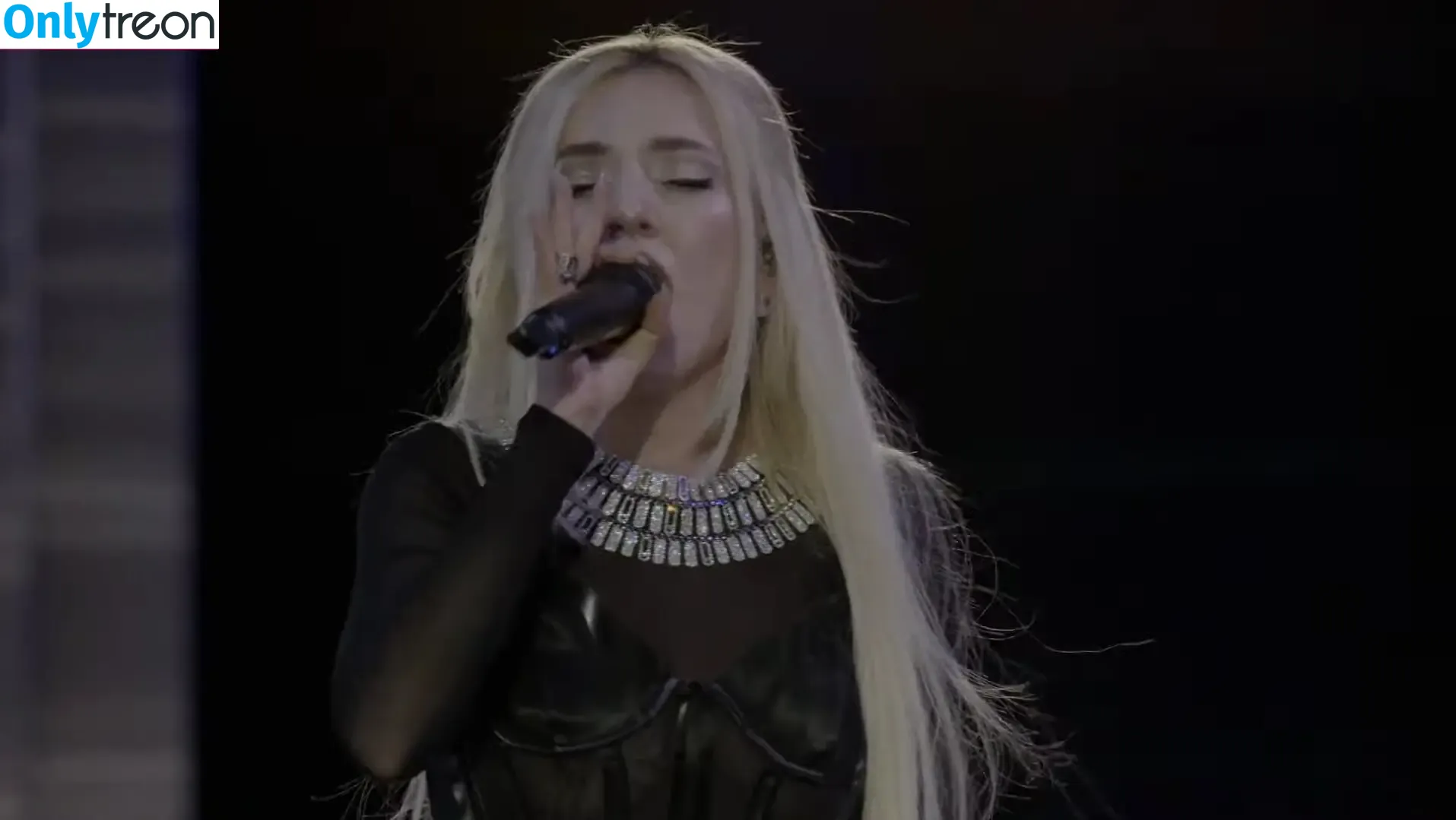Ava Max nude photo #0881 (avamax / plharleyquinn)