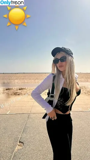 Ava Max / avamax / plharleyquinn nude photo #1123