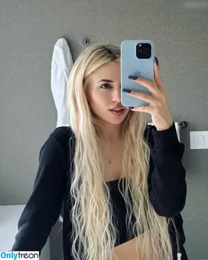 Ava Max / avamax / plharleyquinn nude photo #1126
