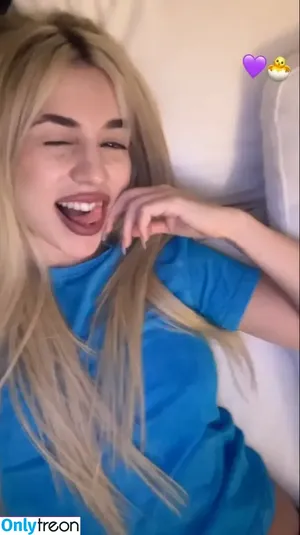 Ava Max / avamax / plharleyquinn nude photo #1380