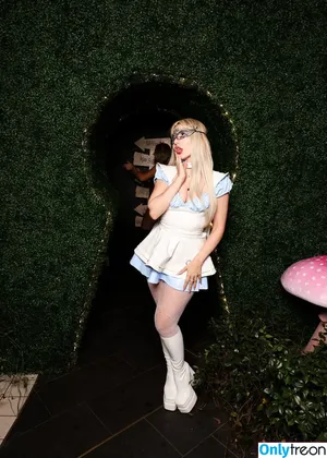 Ava Max / avamax / plharleyquinn nude photo #1394