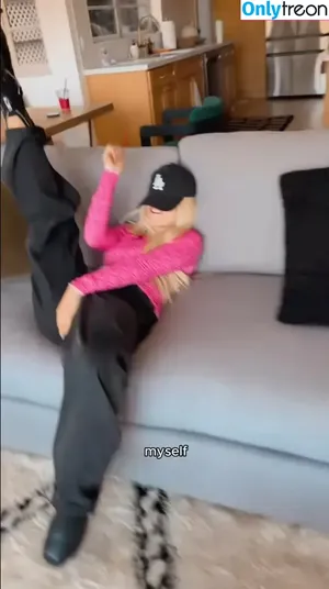 Ava Max / avamax / plharleyquinn nude photo #1651