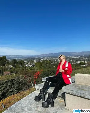 Ava Max / avamax / plharleyquinn nude photo #1688