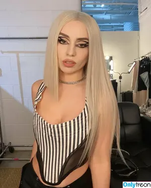 Ava Max / avamax / plharleyquinn nude photo #1872
