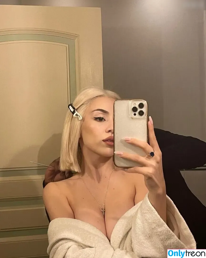 Ava Max nude photo #1033 (avamax / plharleyquinn)