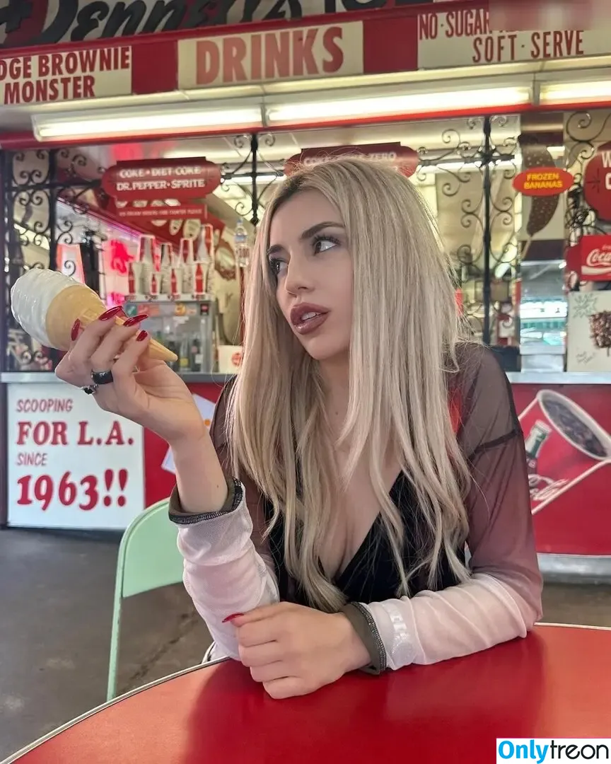 Ava Max nude photo #1303 (avamax / plharleyquinn)