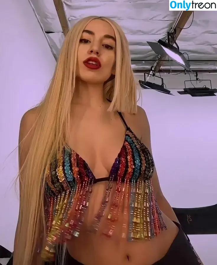 Ava Max nude photo #1304 (avamax / plharleyquinn)