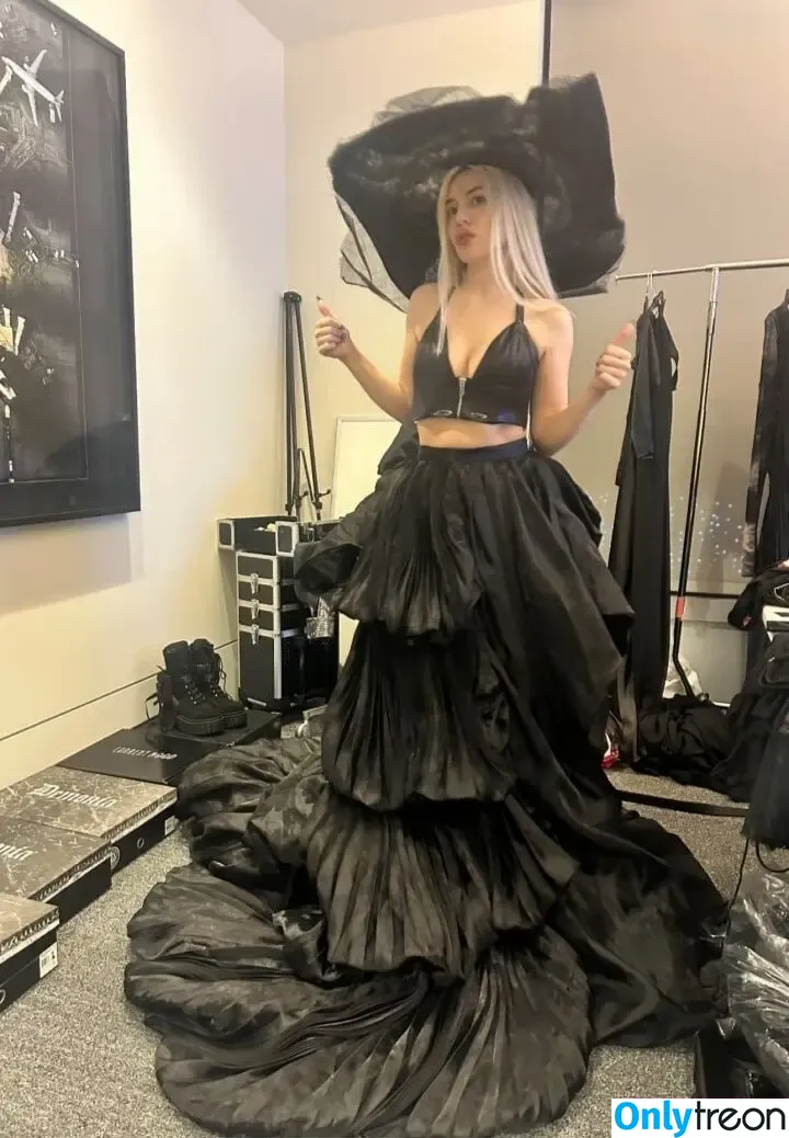 Ava Max nude photo #1321 (avamax / plharleyquinn)