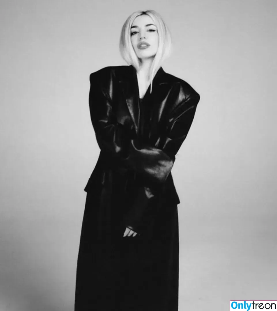 Ava Max nude photo #1347 (avamax / plharleyquinn)