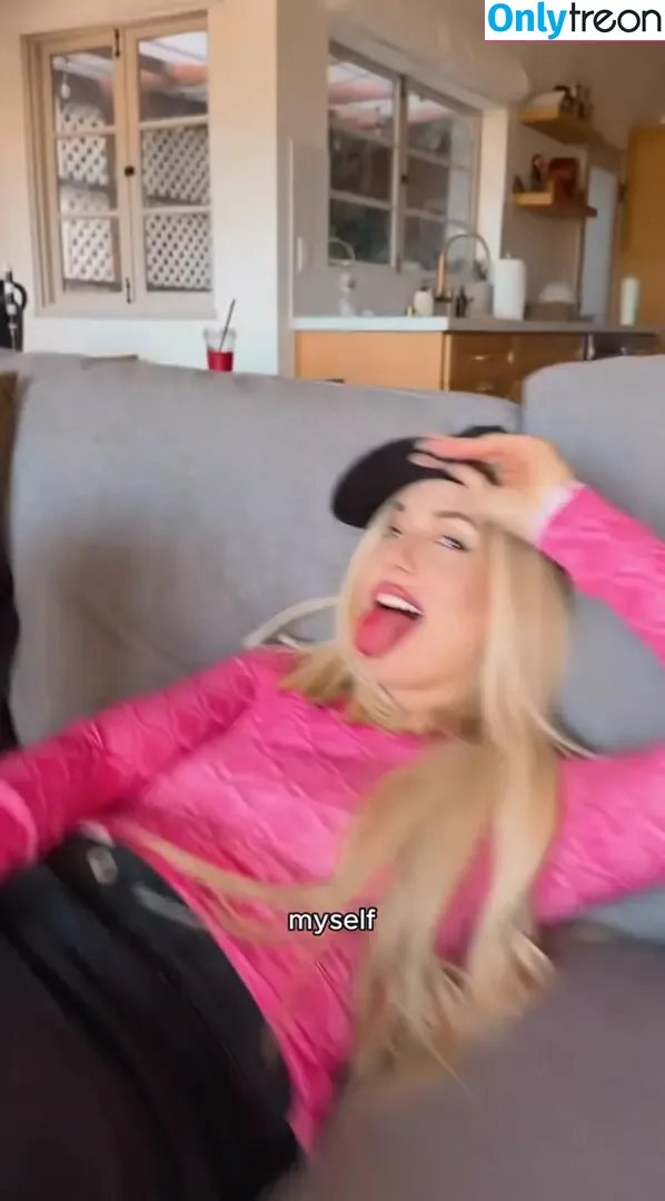 Ava Max nude photo #1652 (avamax / plharleyquinn)