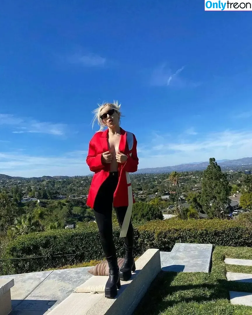 Ava Max nude photo #1685 (avamax / plharleyquinn)