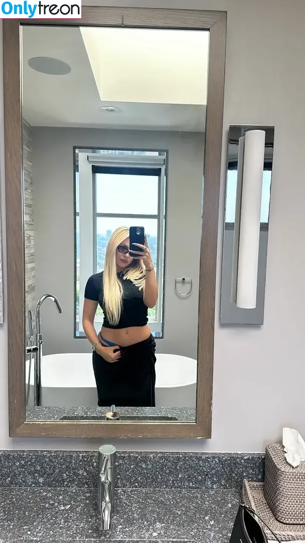 Ava Max nude photo #1745 (avamax / plharleyquinn)