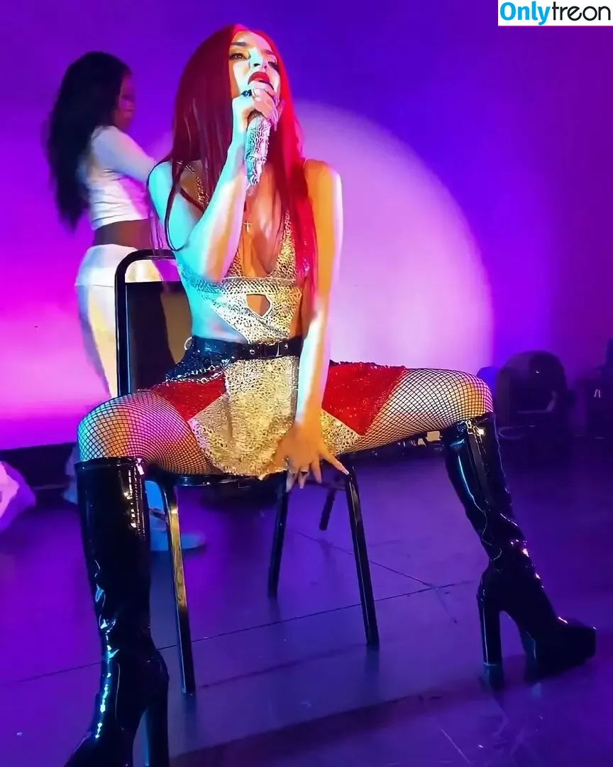 Ava Max nude photo #1837 (avamax / plharleyquinn)