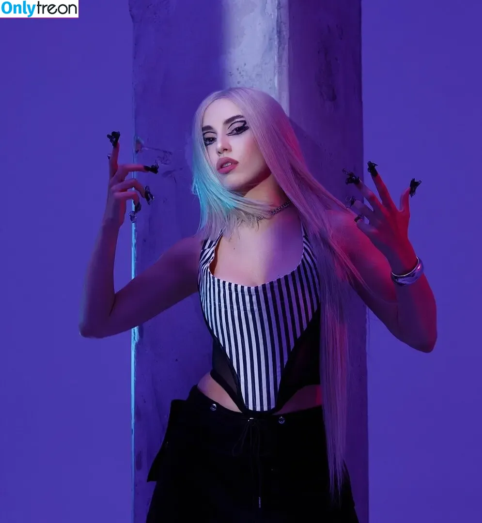 Ava Max nude photo #1865 (avamax / plharleyquinn)
